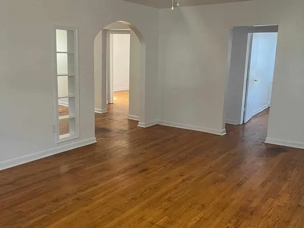204 1/2 3rd Ave SW APT A-3, South Charleston, WV 25303