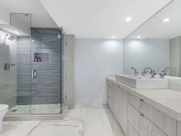 6039 Collins Ave #1527 — Photo 17