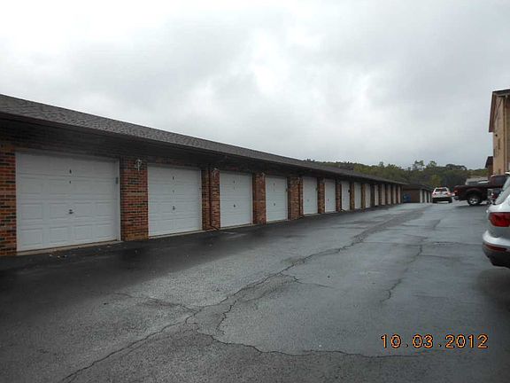 3rd image of 9420 Greenbriar Dr APT 2C