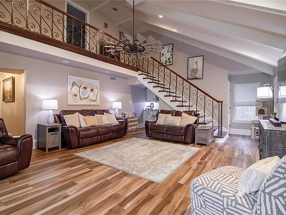 2nd image of 111 Seven Oaks Ct