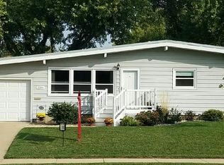 2204 E 18th St, Sioux Falls, SD 57103
