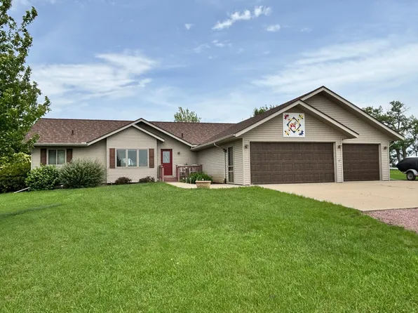 9 W Clear Lake Dr, Ceylon, MN 56121