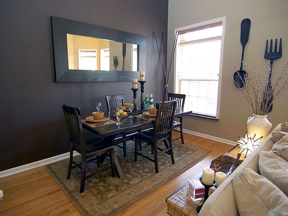 2nd image of 825 W Cuyler Ave Unit 3E