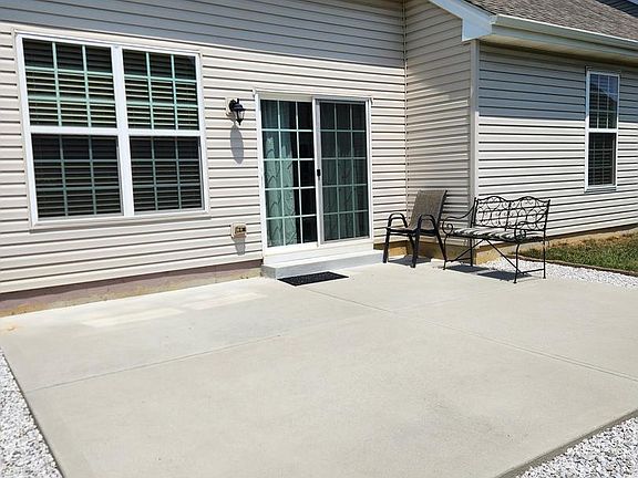 3rd image of 28 Pegasus Ln