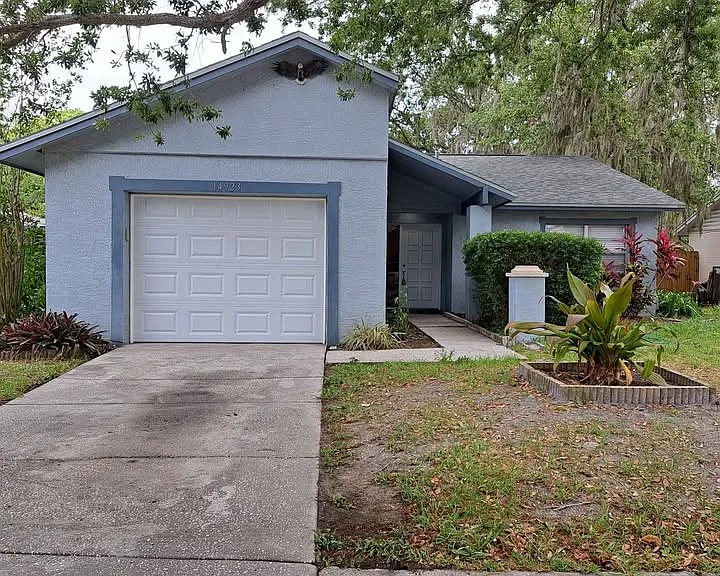 14923 Old Pointe Rd — Photo 1