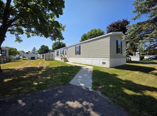 3 Bed 2 Bath Single Section Plan, Sashabaw Meadows, Clarkston, MI 48348