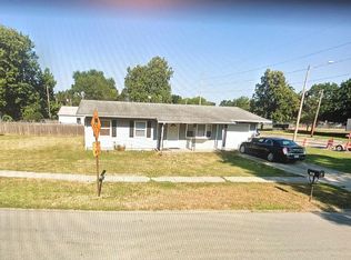 1601 Crescent Dr, Champaign, IL 61821