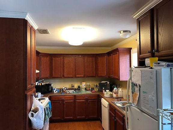 4th image of 702 Sassafras Dr