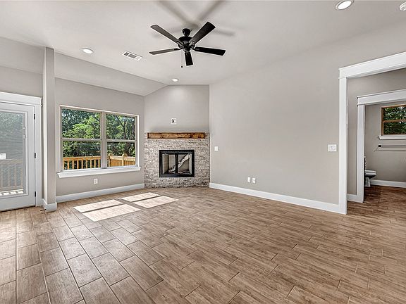 2nd image of 29 Islay Cir