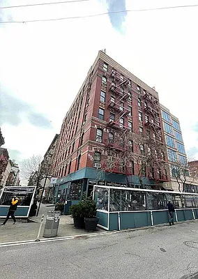 Rented by Universal Realty Group | media 16