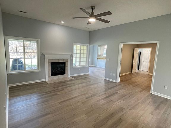 4th image of 2404 Lubbock Ct