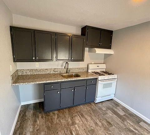 2nd image of 1443 N Willis St