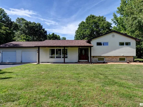 3501 Fairlane, Taylorville, IL 62568