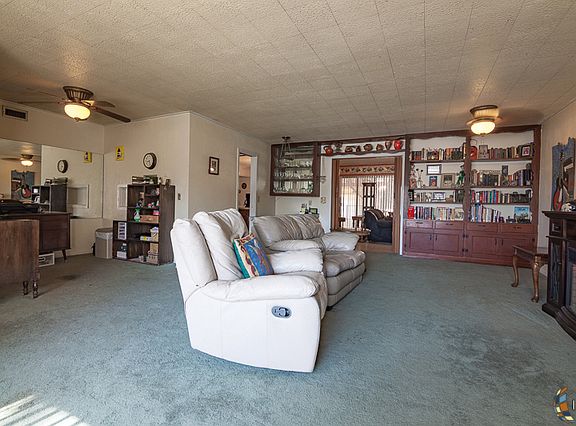 5th image of 545 Chestnut Ave
