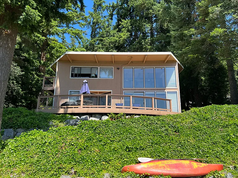 2058 Dellesta Dr — Photo 18