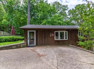 1 Martz Ln, Eureka Springs, AR 72632