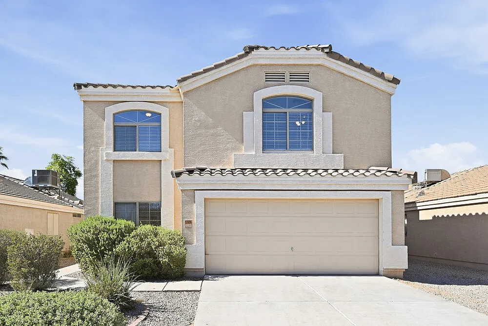5 bed, 2.5 bath, 2178 sqft, $2,430 — Photo 1