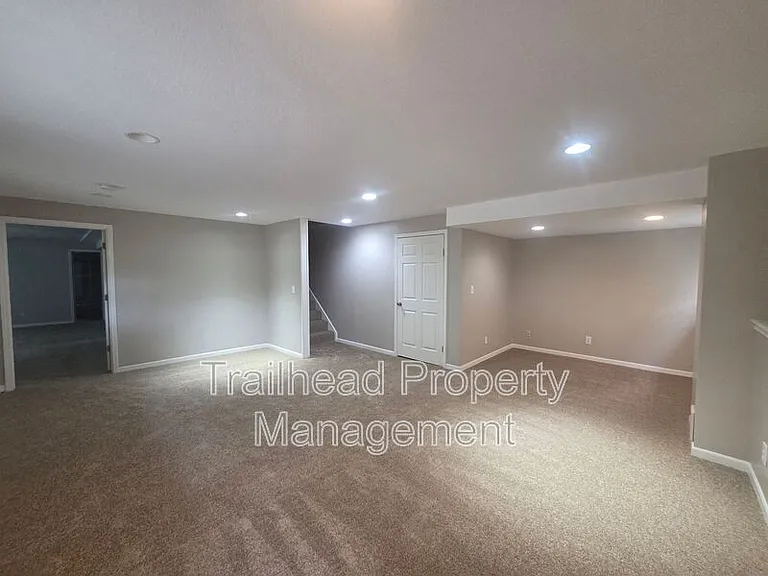14002 Goodman St — Photo 37