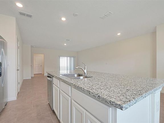 5th image of 13134 Bounty Ave