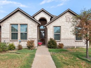 1700 Prestwick Ln, Ennis, TX 75119
