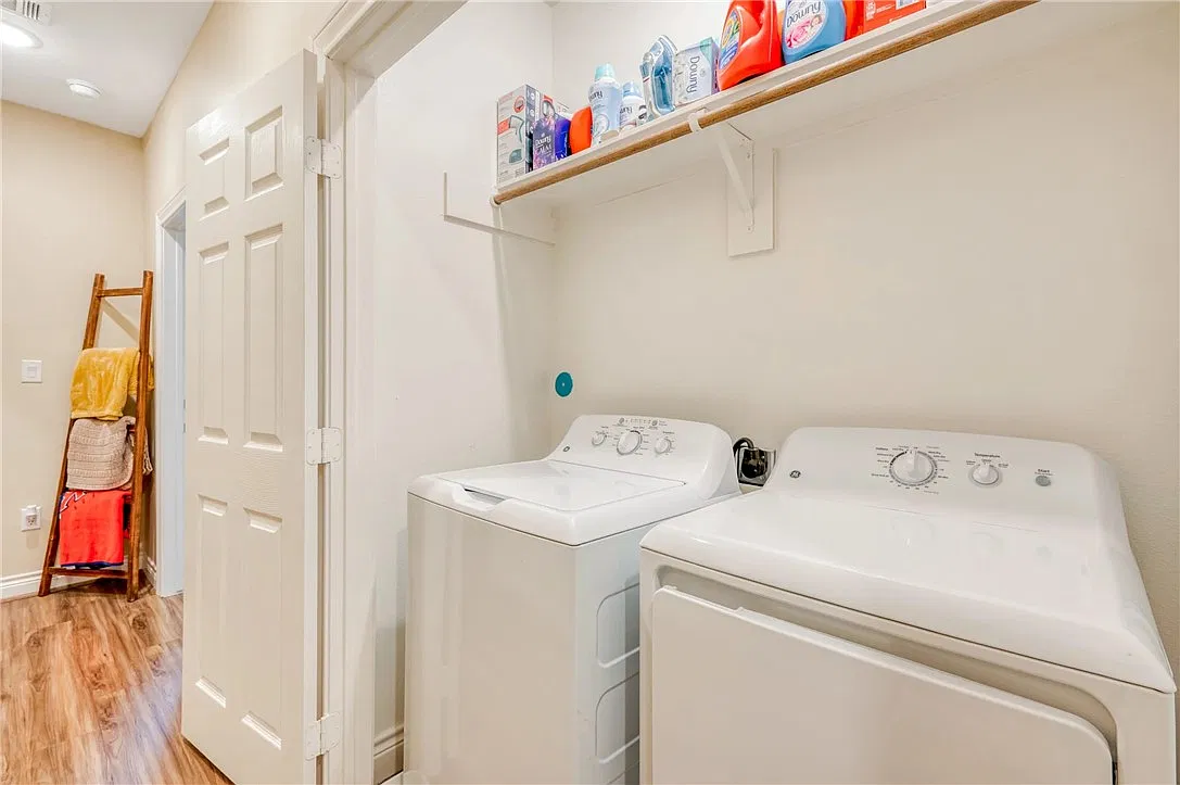 3730 Boettcher Dr — Photo 4