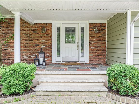 2nd image of 411 Brentwood Dr