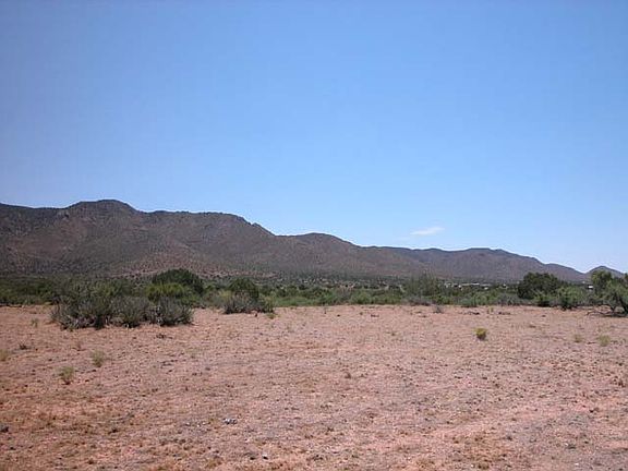 2nd image of Lomila Dr