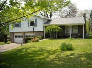 2676 Monterey Dr, Pittsburgh, PA 15241