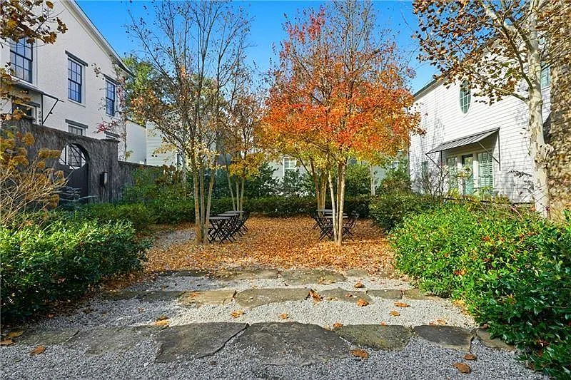3 bed, 3.5 bath, 2421 sqft, $7,000 — Photo 3