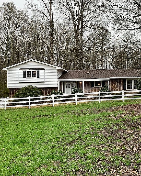 1st image of 125 Dogwood Hill Ln