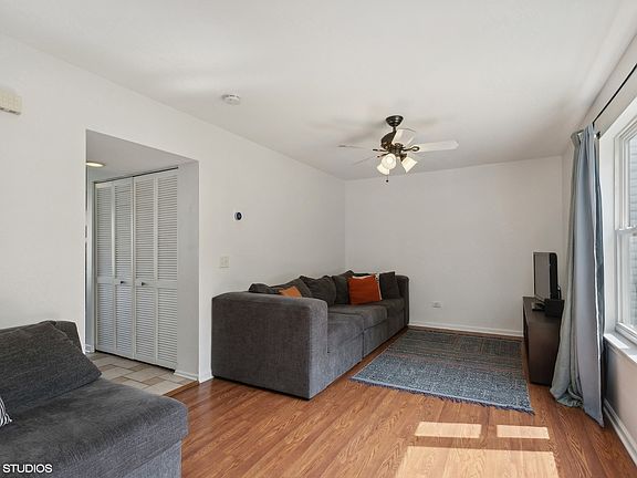 5th image of 2221 Kemble Ave