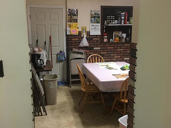 5th image of 1586 Salem St