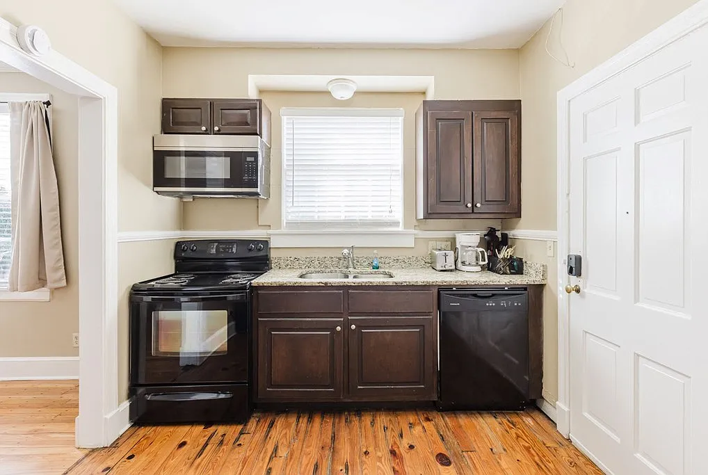 2 bed, 2.0 bath, 1460 sqft, $1,375 — Photo 4