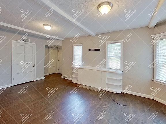 4th image of 2205 E 72nd St