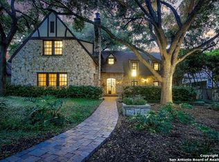135 Park Dr, Olmos Park, TX 78212