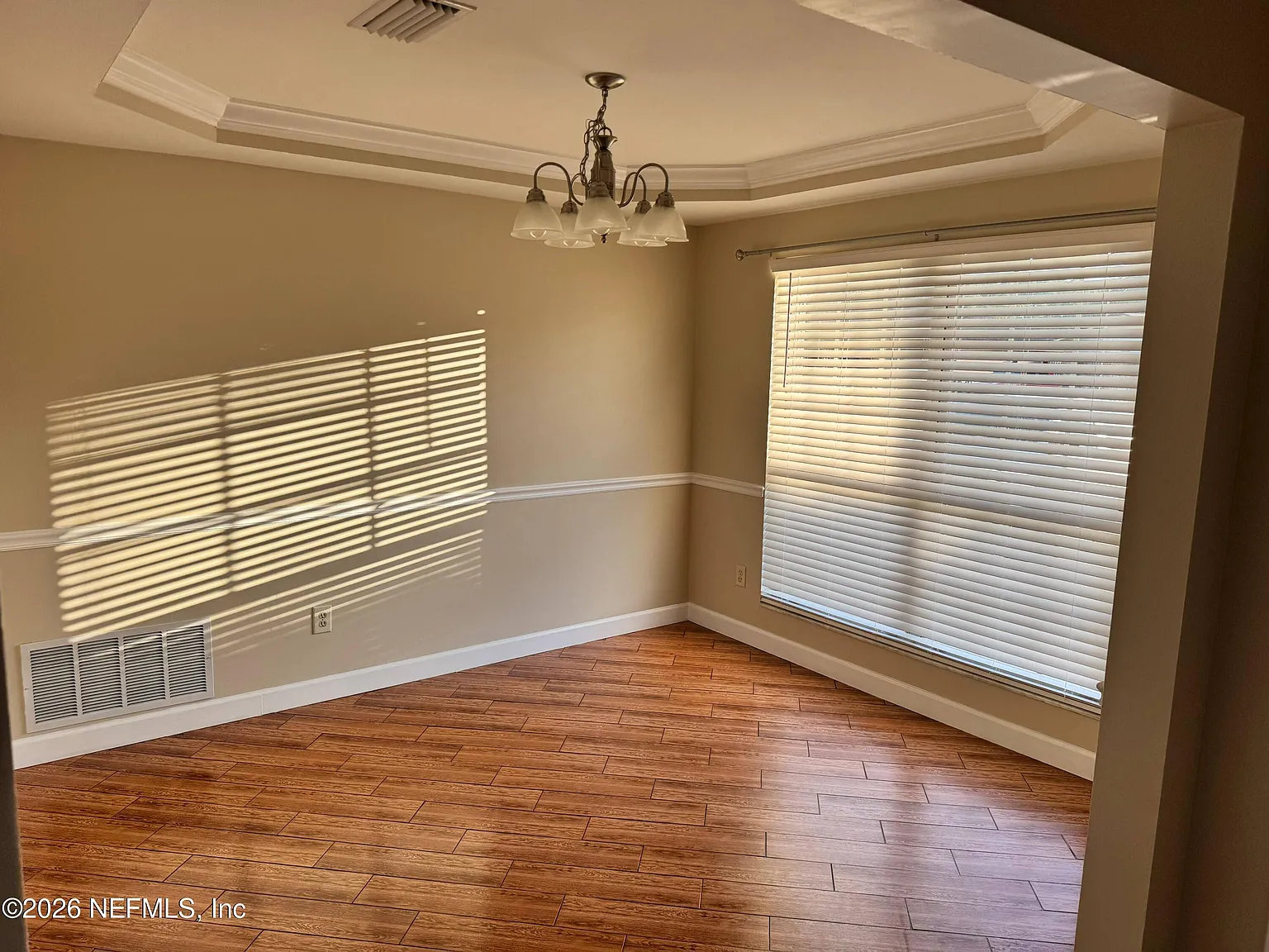 4 bed, 2.0 bath, 1642 sqft, $2,600 — Photo 3