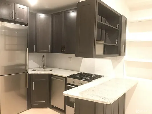 Rented by Oxford Property Group | media 12