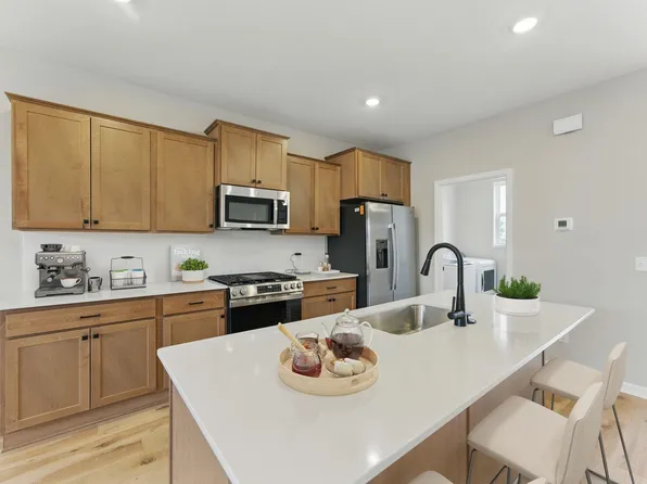 23168 Willow Dr, Rogers, MN 55374