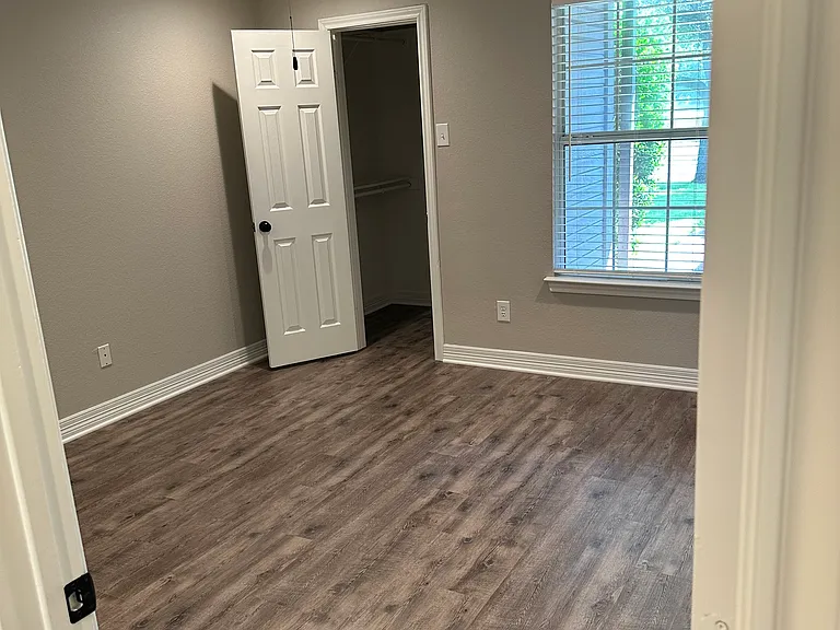 503 Shady Park Trl — Photo 10