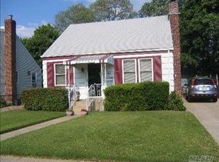 147 Kruze St, Franklin Square, NY 11010