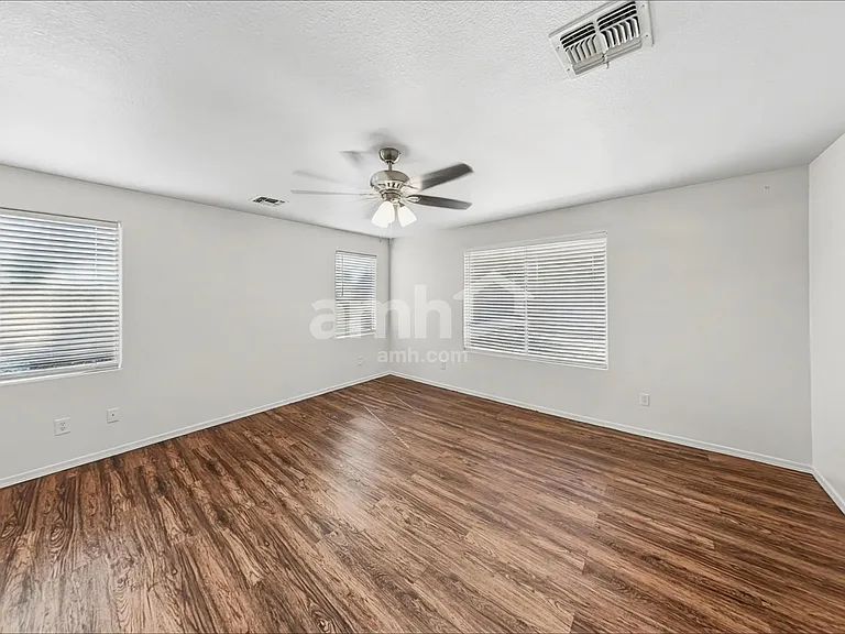 1505 S 81st Dr — Photo 9