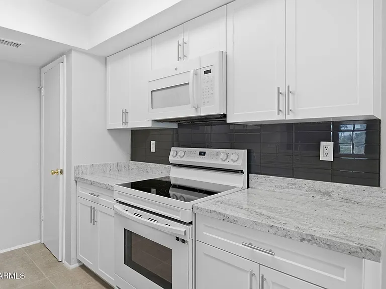 780 E Eugie Ave — Photo 8