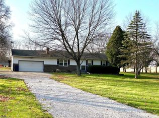 13818 Gearhart Rd, Burbank, OH 44214