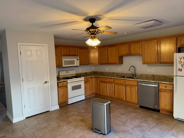 9831 Hart St, Saint John, IN 46373