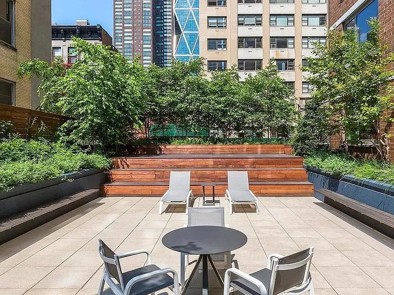 301 W 53rd St #21K — Photo 16