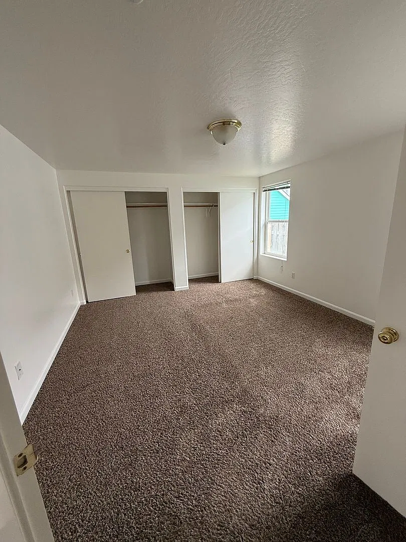 762 Marshall — Photo 3
