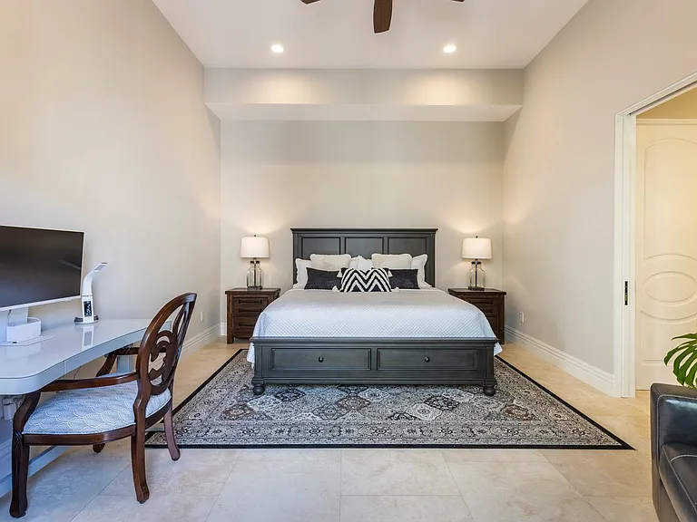4520 Kahala Ave — Photo 29
