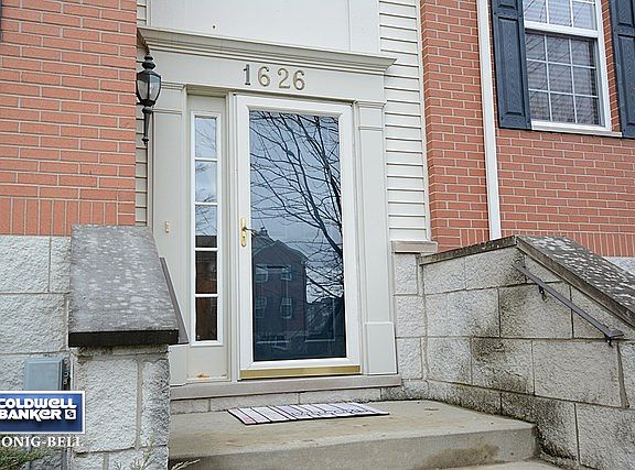 3rd image of 1626 Edinburgh Dr #100-3