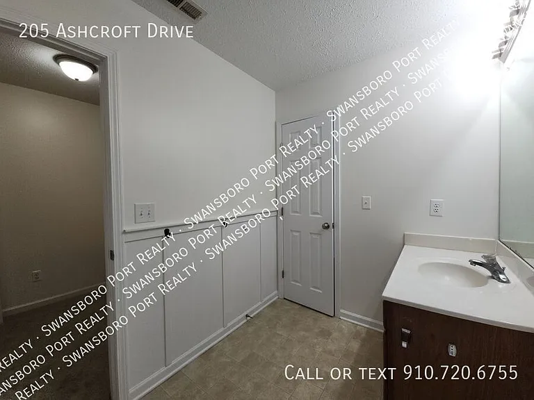 205 Ashcroft Dr — Photo 32