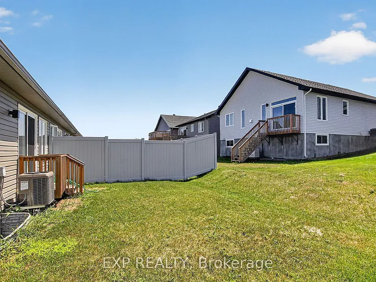 98 Seabert Dr — Photo 40
